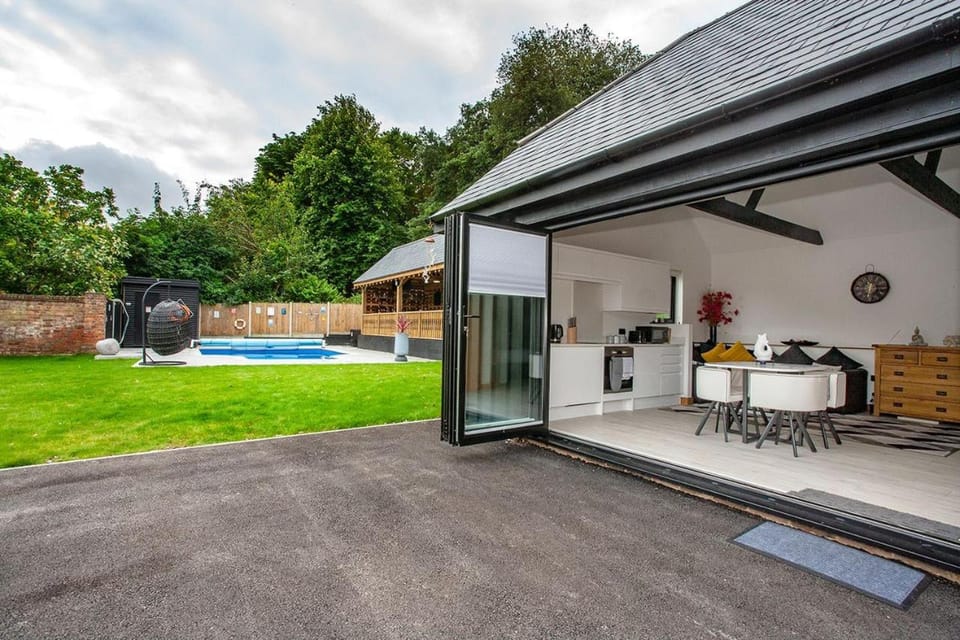 Property building, Garden, Seating area, Garden view