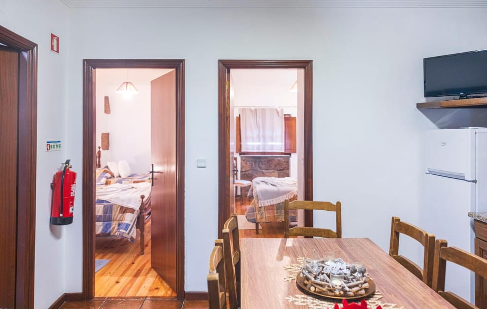 Bed, Kitchen or kitchenette, Dining area, Bedroom