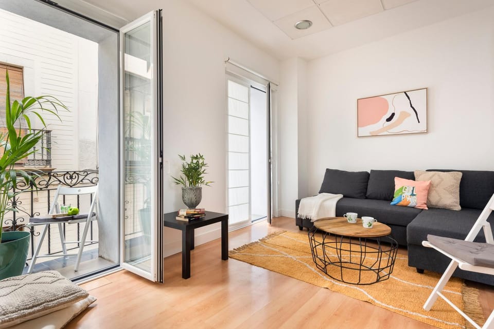 View (from property/room), Balcony/Terrace, Lounge or bar, City view