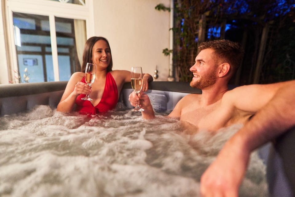 Hot Tub, Spa and wellness centre/facilities