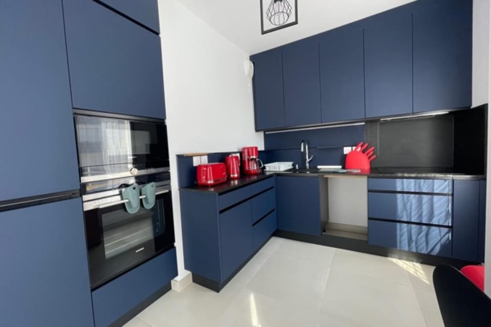 Beautiful Bright Apt At 3 Min Walk From The Beach Apartment in Antibes