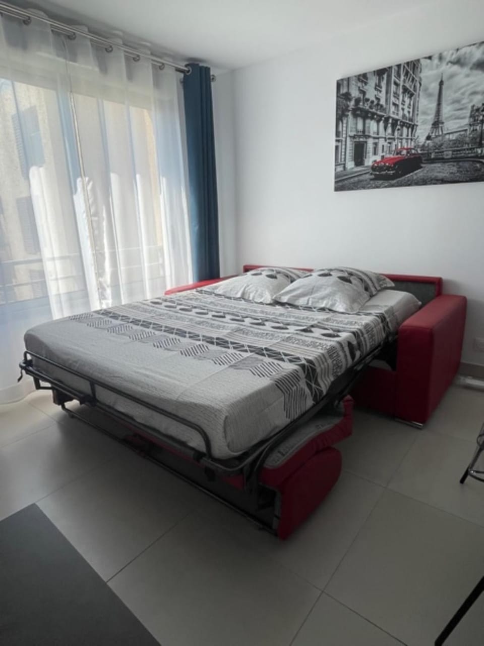 Beautiful Bright Apt At 3 Min Walk From The Beach Apartment in Antibes