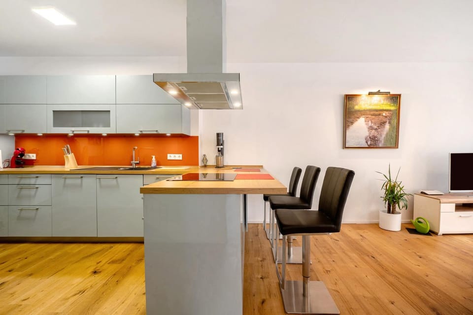 Kitchen or kitchenette, Living room