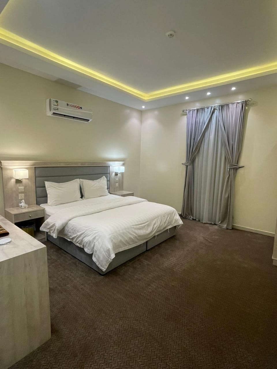 Bed, Bedroom, air conditioner