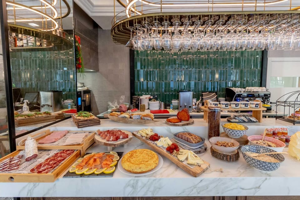 Breakfast, Buffet breakfast