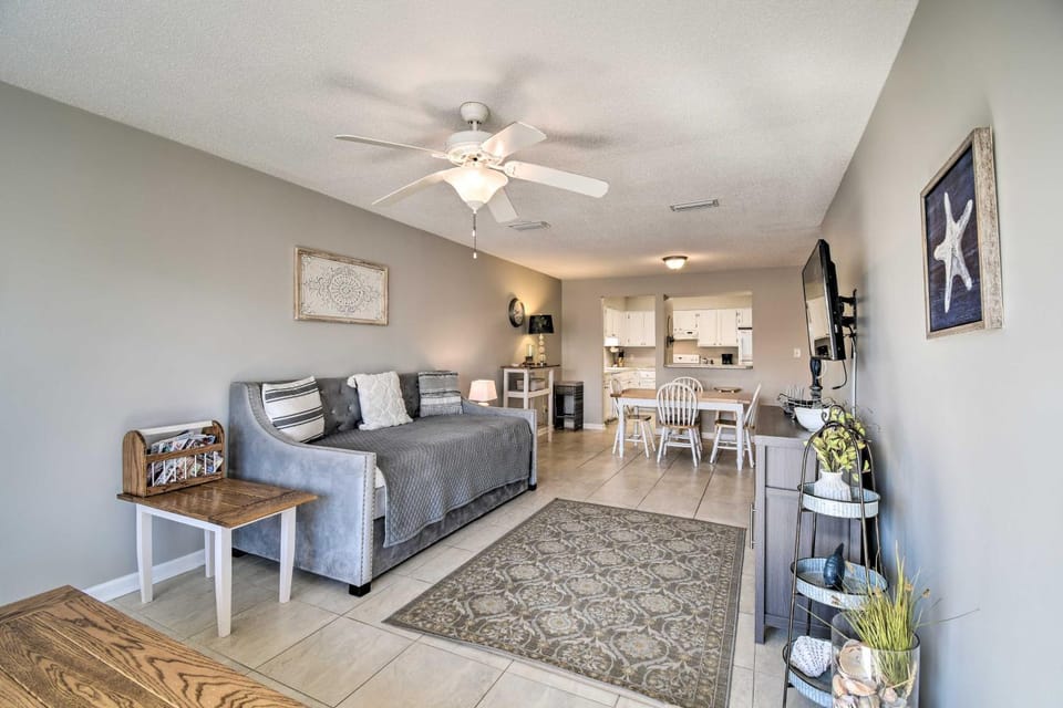Gulf Shores Condo: Private Balcony & Beach Views! House in West Beach