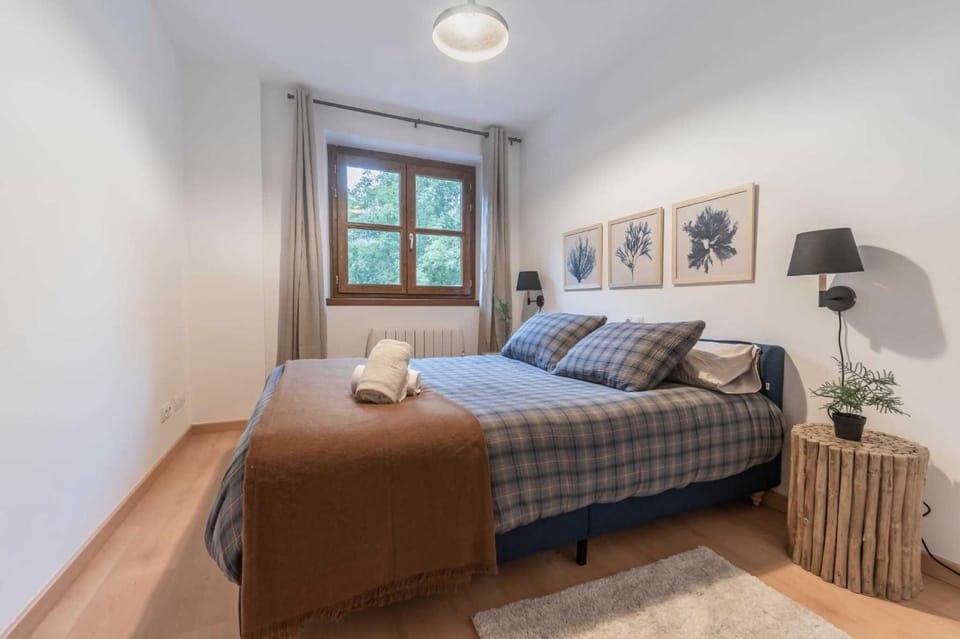 LOIRA CASA SANCHINES: Cálido dúplex en Benasque Apartment in Benasque