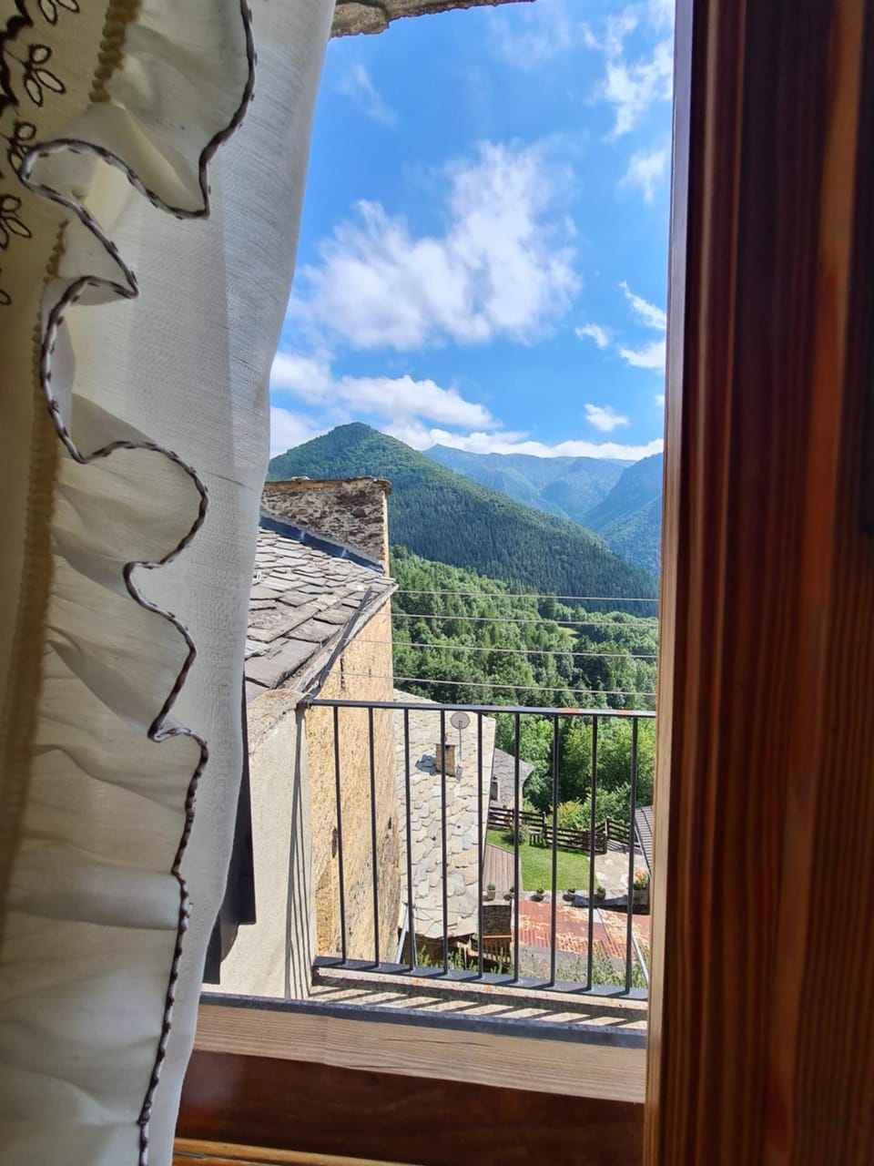 Balcony/Terrace, Mountain view