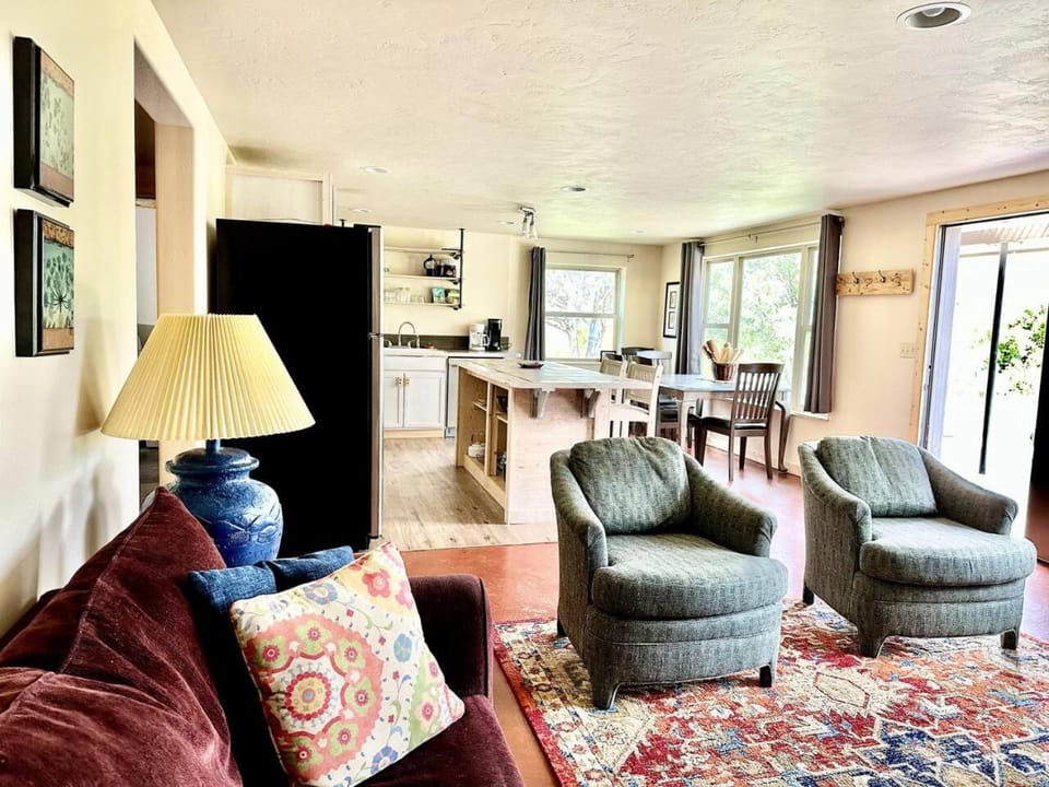 Little Pipestone Lodge w Views Apartment in Butte