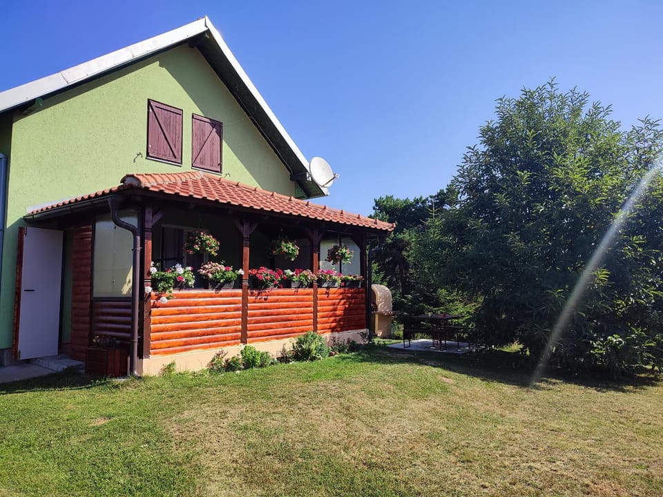 Property building, Balcony/Terrace