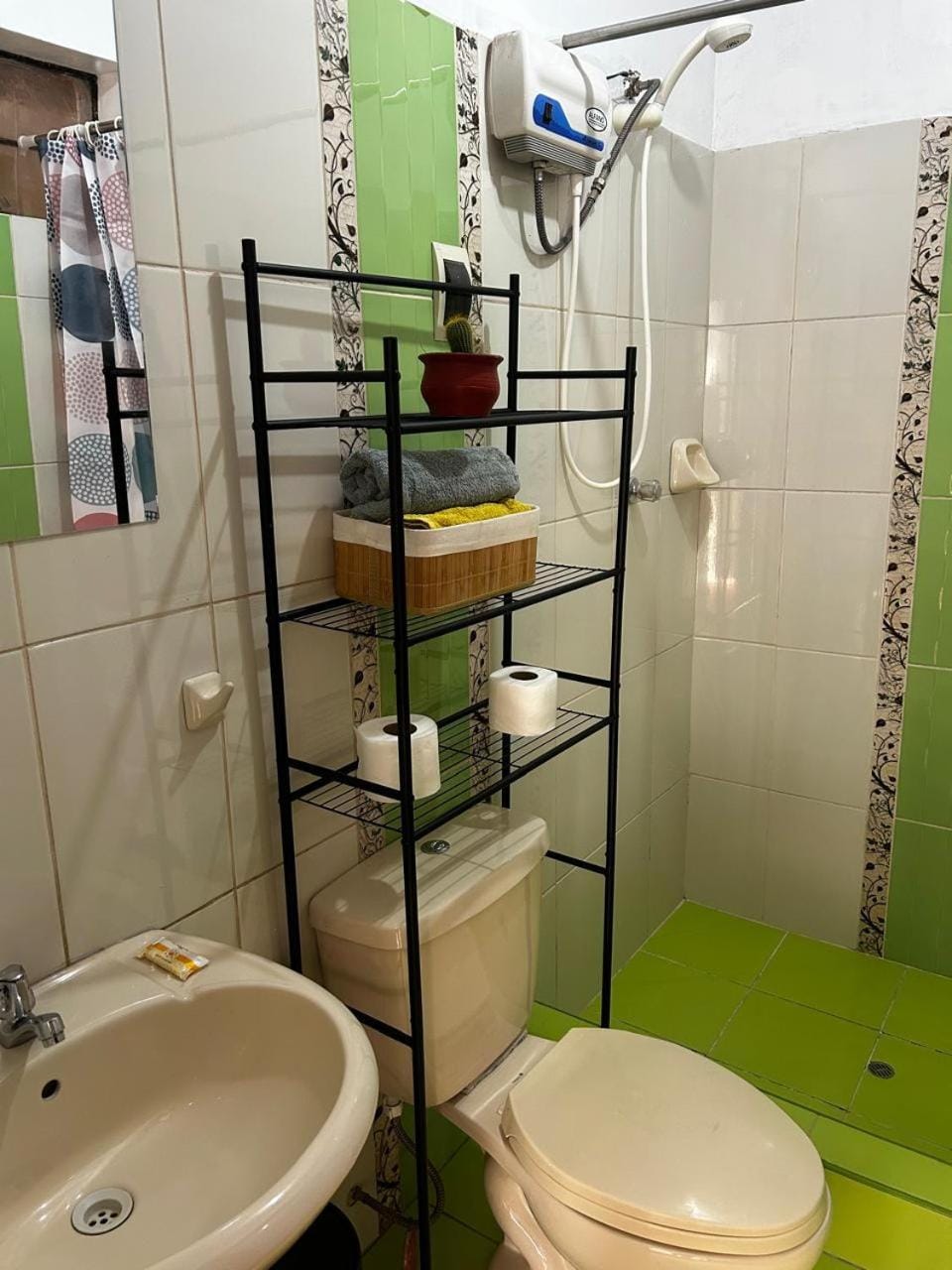Bathroom, towels