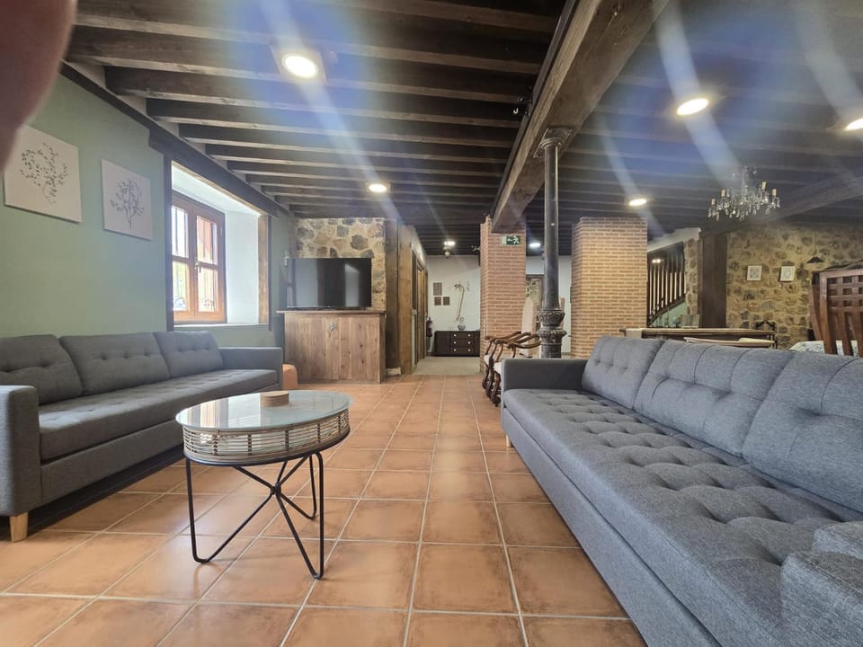 Communal lounge/ TV room