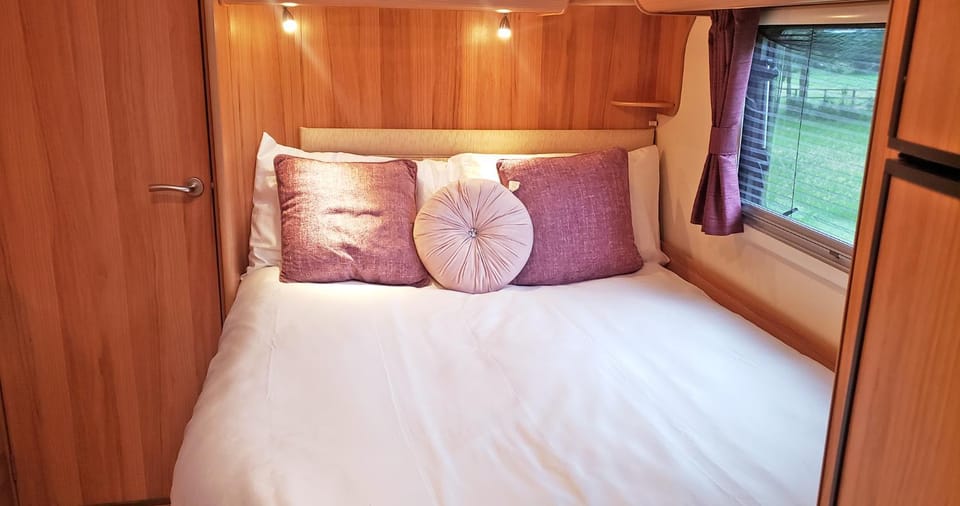 Bed, Bedroom, wardrobe