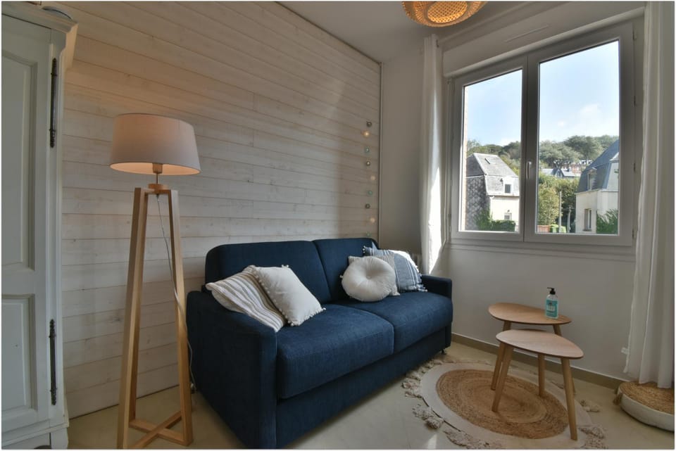 Living room, Garden view, wardrobe