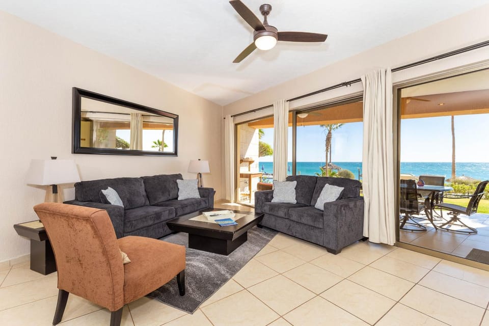 Living room, Sea view