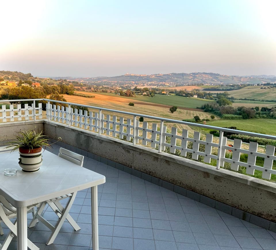 OAK TREE 114 BnB Bed and Breakfast in Marche