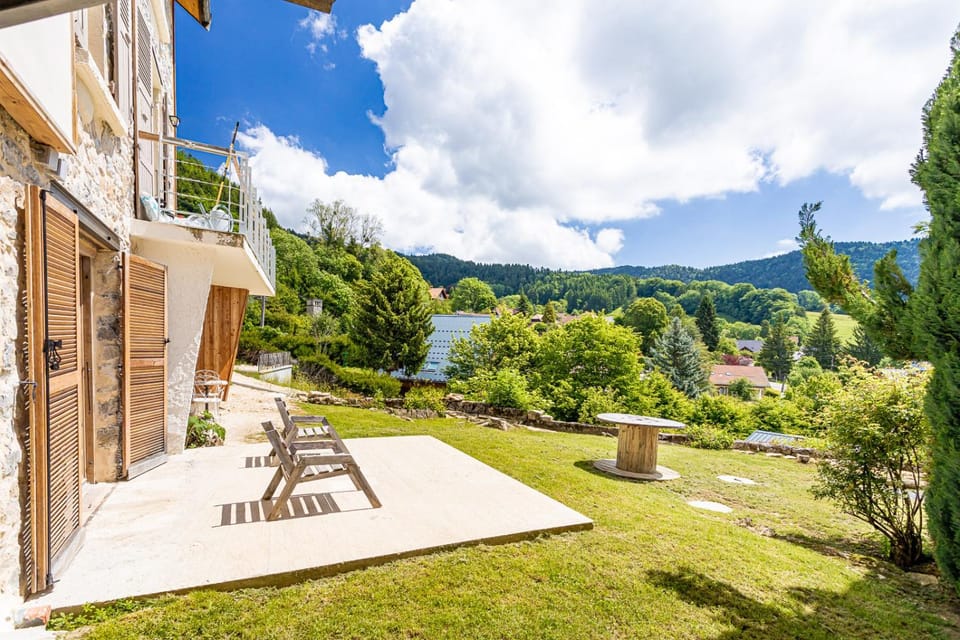Patio, Nearby landmark, Spring, Day, Natural landscape, Garden, View (from property/room), Balcony/Terrace, Garden view, Mountain view, sunbed