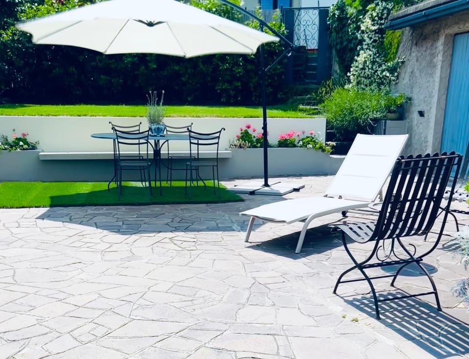 Garden, sunbed