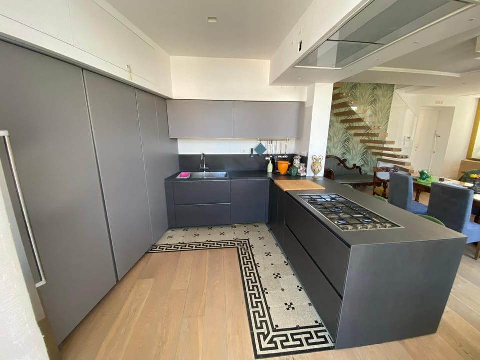 Communal kitchen, dishwasher, stove, kitchen