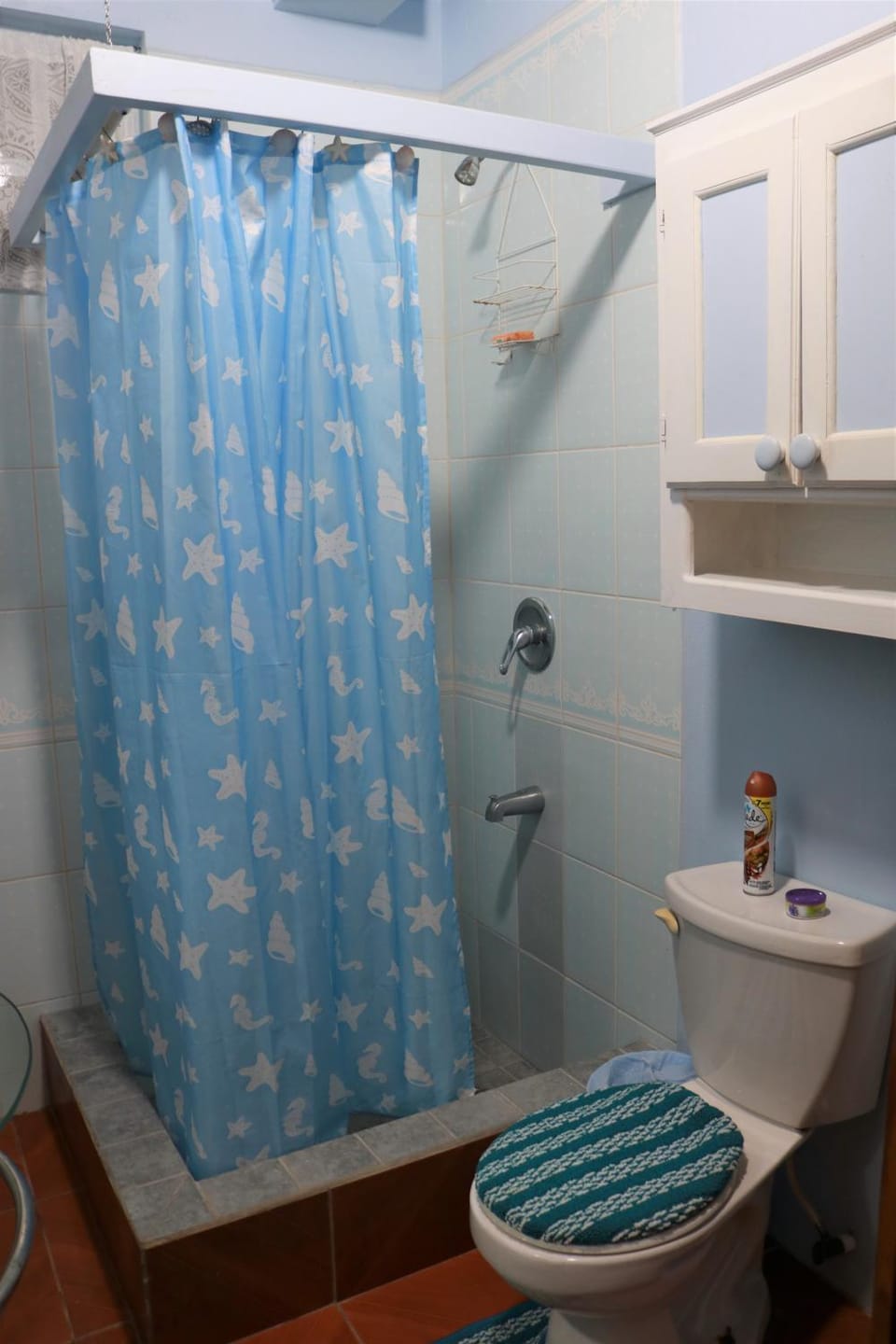 Bathroom, towels
