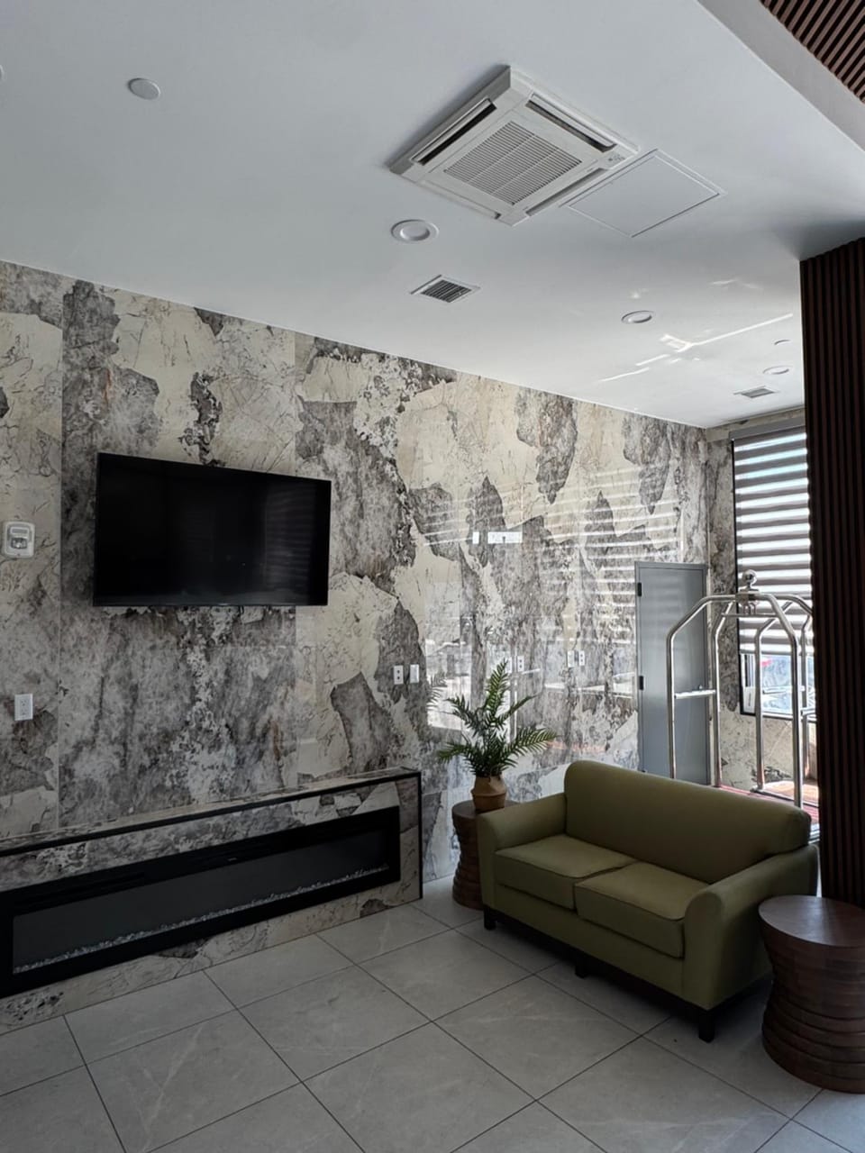 Capital Hotel Long Island City Hotel in Roosevelt Island