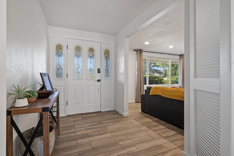 Luxe 4BR 2BTH l Pool & Grill l Central Location l Mountain View l Family Vacation l RV Site House in Sierra Vista