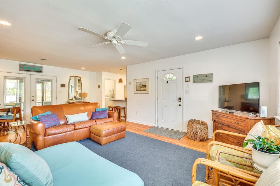 Oak Island Cottage: Minutes to Long Beach! House in Oak Island