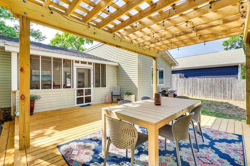 Oak Island Cottage: Minutes to Long Beach! House in Oak Island