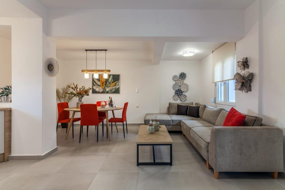 Living room, Seating area, Dining area