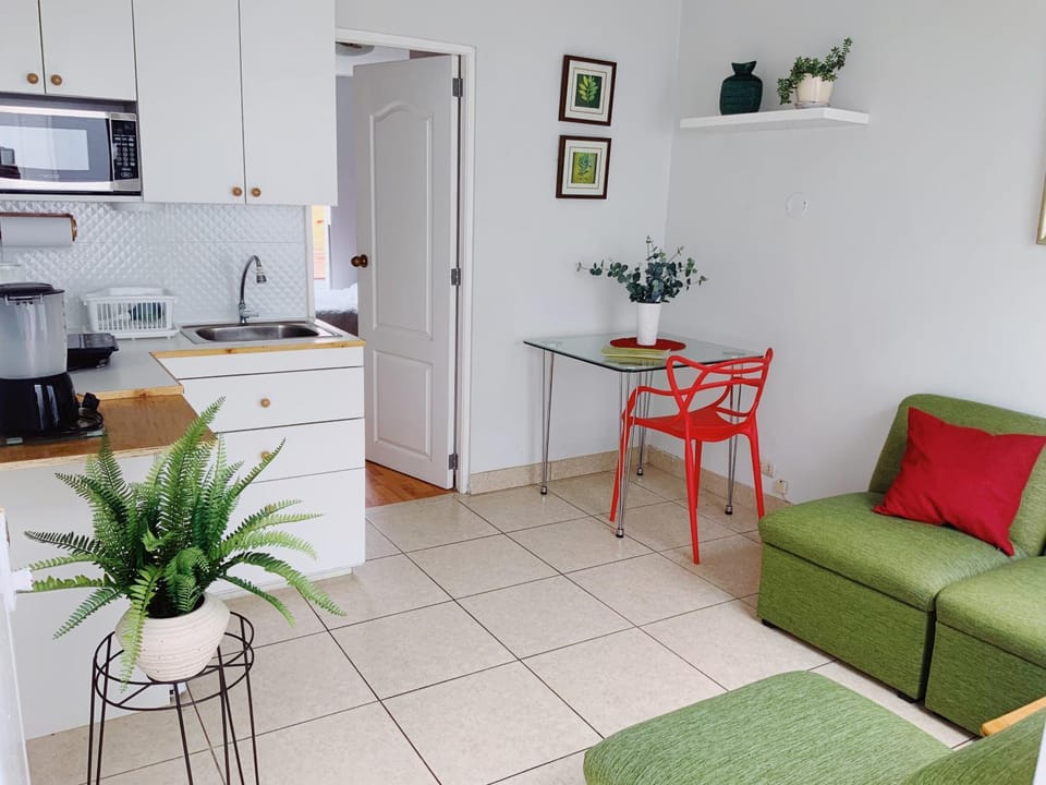 Coffee/tea facilities, minibar, toaster