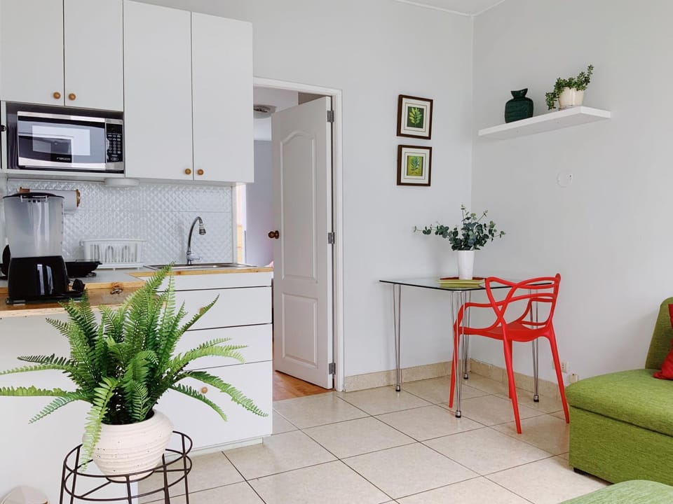 Kitchen or kitchenette, Living room, Dining area