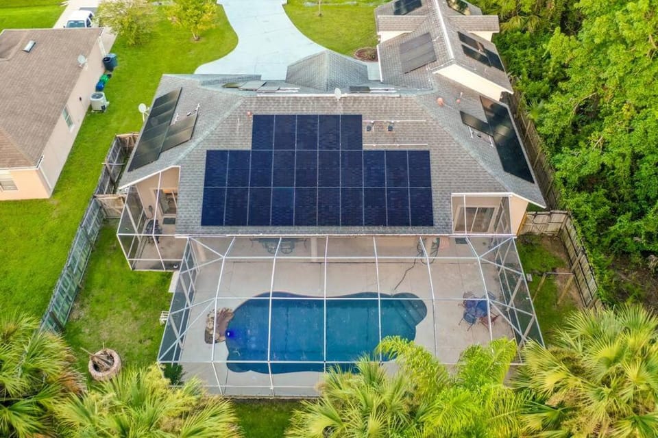 Salty Heated Pool Escape - Nearby Beach House in Palm Coast