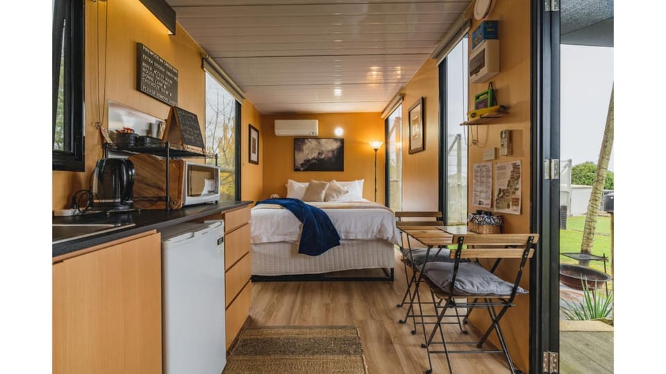 Kitchen or kitchenette, Photo of the whole room, Dining area, Bedroom