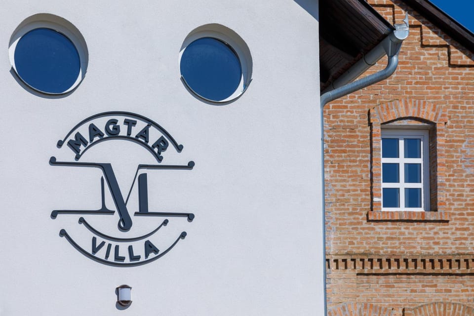Facade/entrance, Property logo or sign