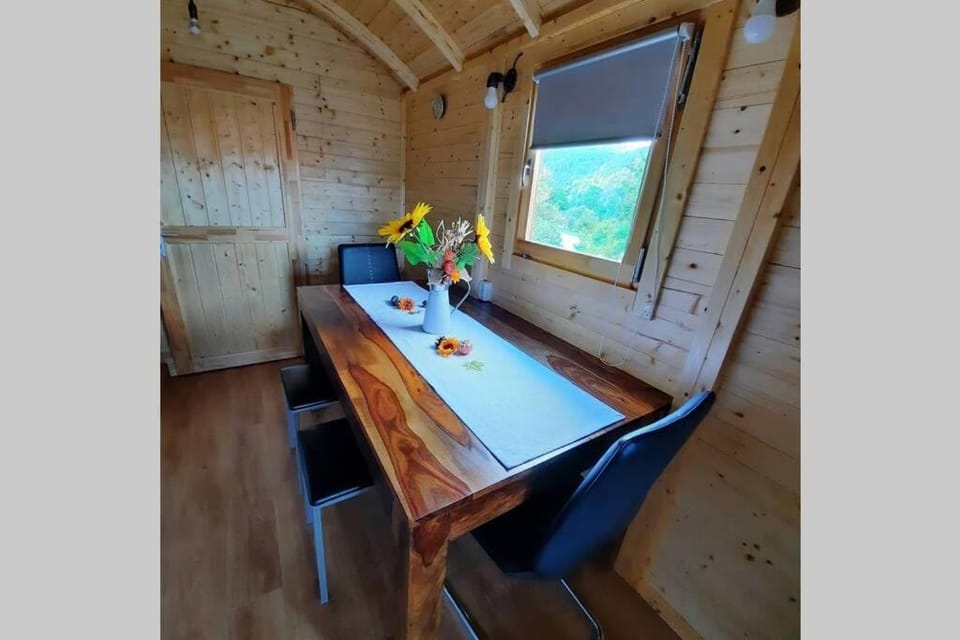 Autarkes Tiny House mit Rheinblick Apartment in Canton of Zurich
