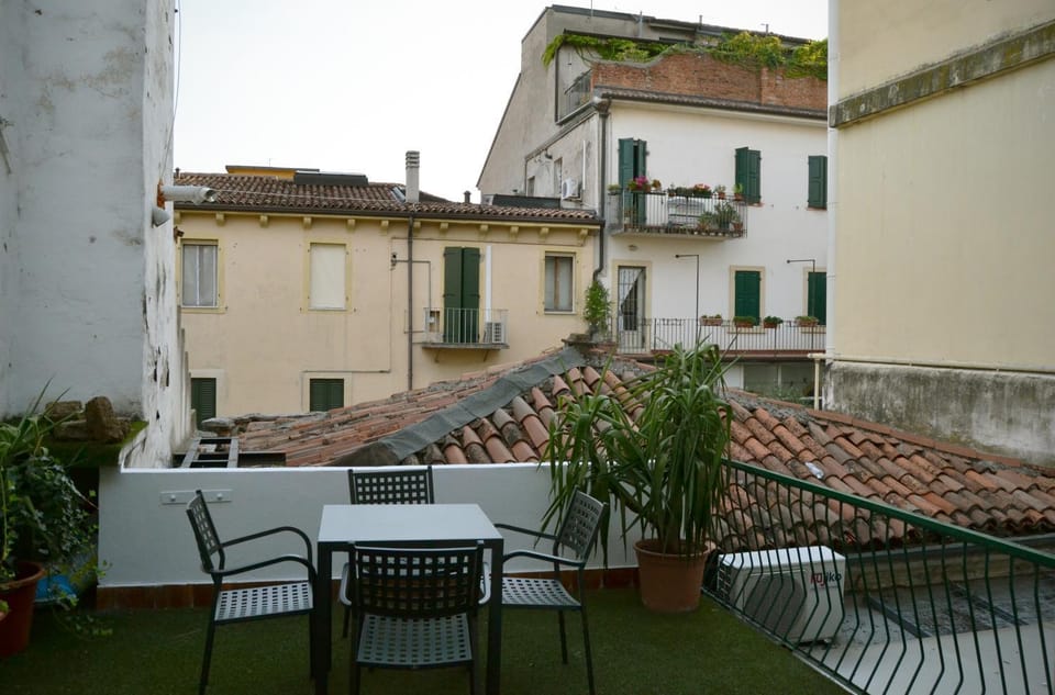 Gabrielli Rooms et Apartments Sant Antonio alloggio 4 M0230914084 Bed and Breakfast in Verona