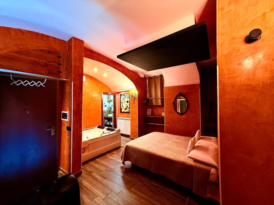 Suites Moya 1 - SPA in Camera Love hotel in Rome