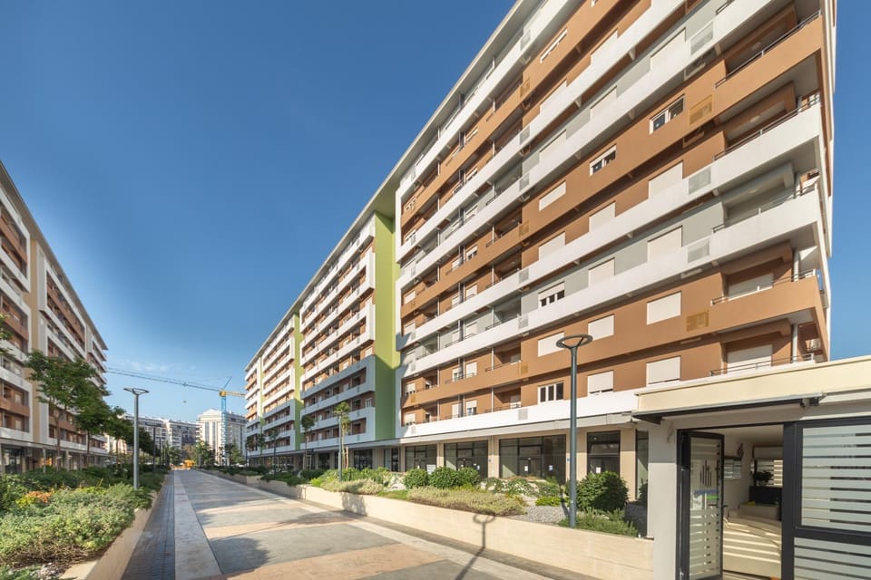 Property building, Neighbourhood