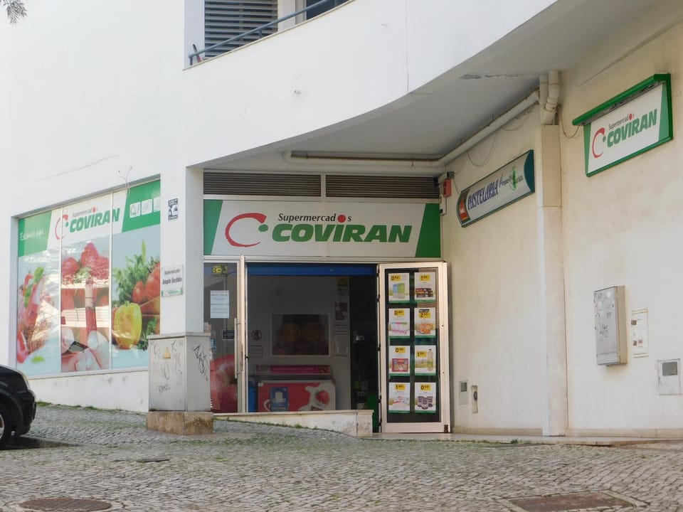 Nearby landmark, Supermarket/grocery shop