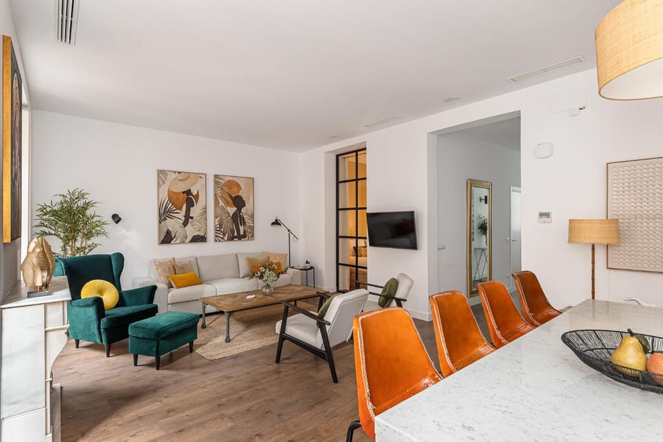 Waou Puerta del Sol V - Alquiler Corta Duración Apartment in Centro