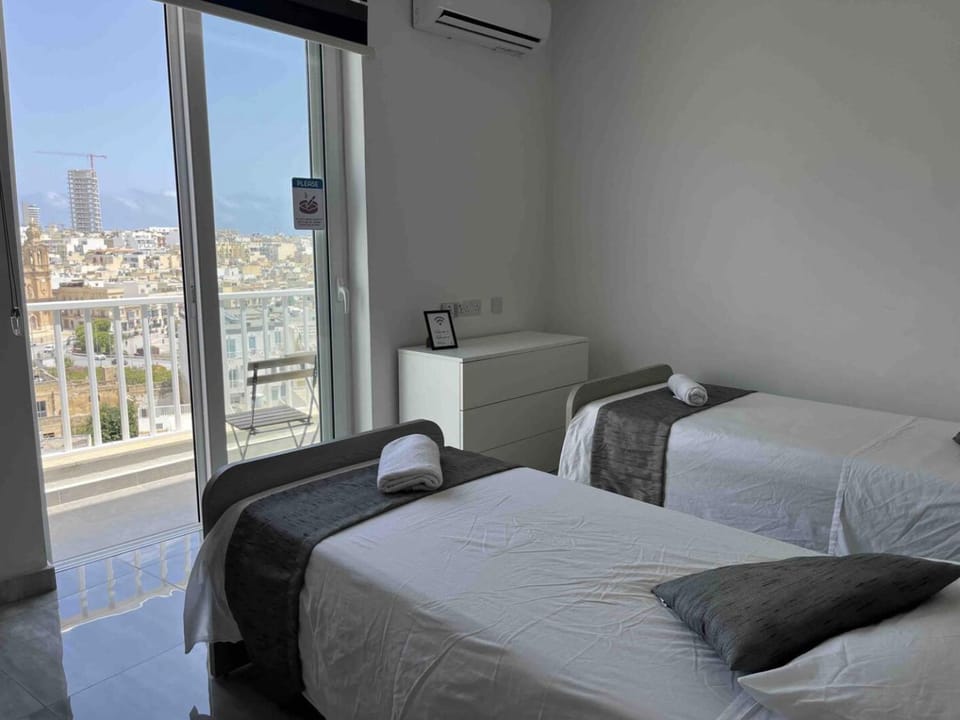Bed, Bedroom, air conditioner