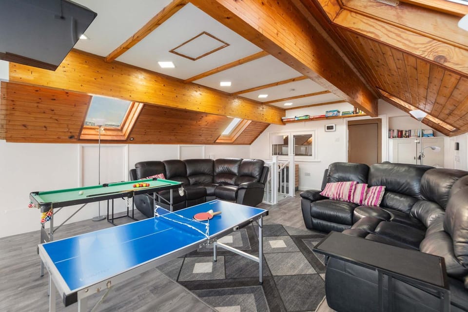 Game Room, Table tennis, Living room, Seating area