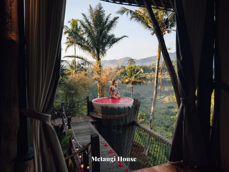 Natural landscape, Hot Tub, View (from property/room), Mountain view