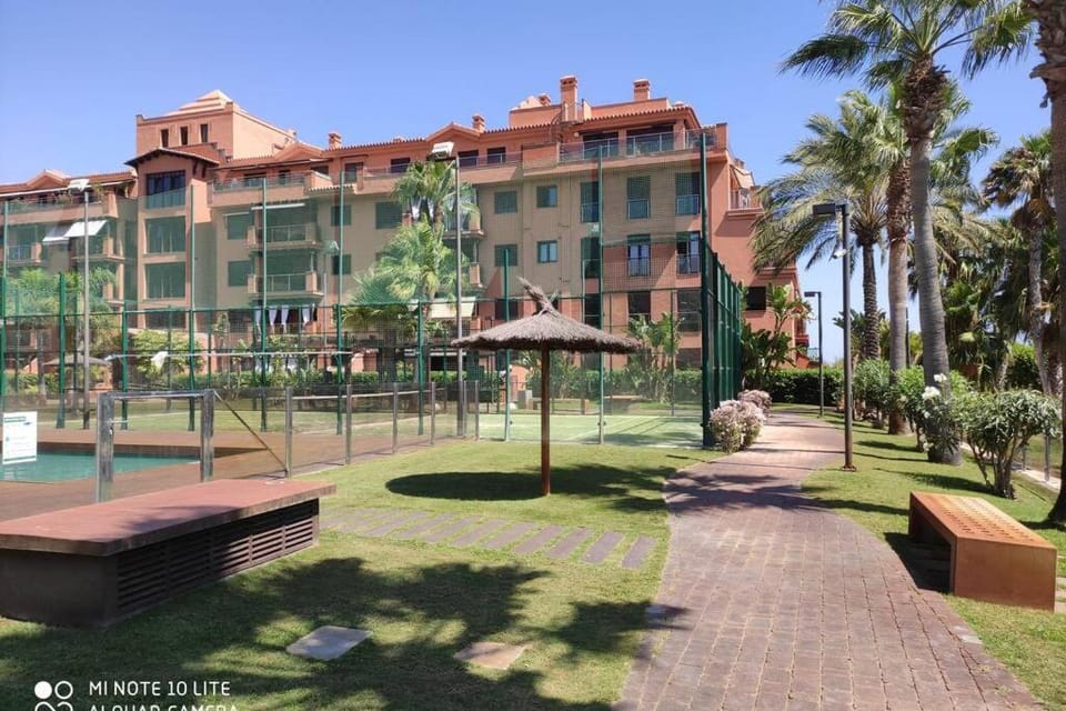Elegante Apartamento en Playa Granada & Golf Apartment in Costa Tropical