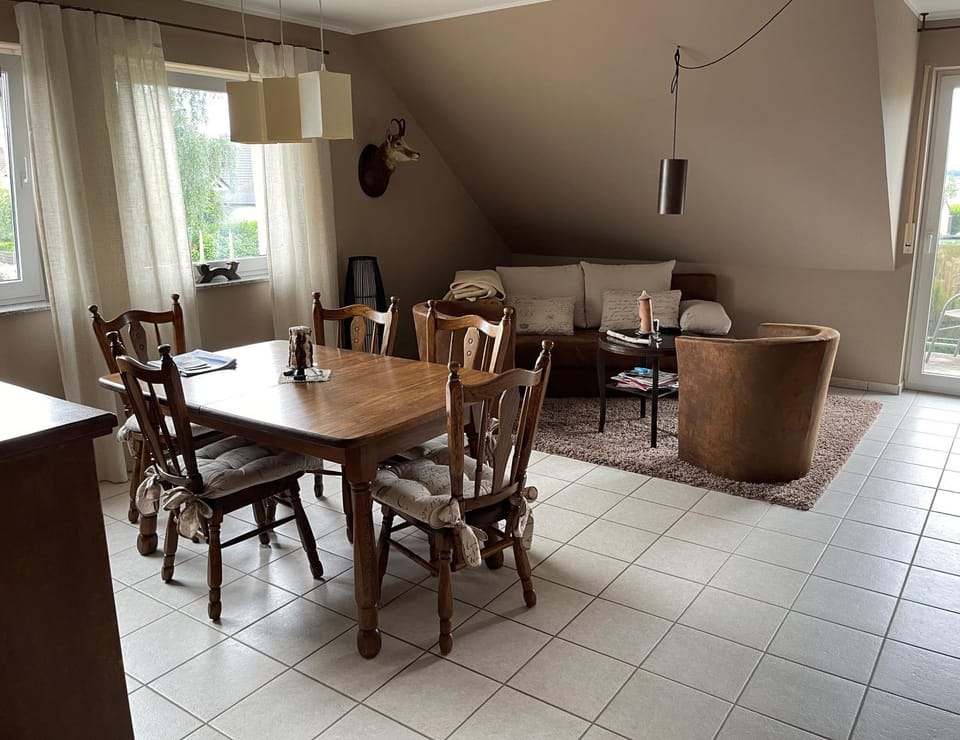 Living room, Dining area
