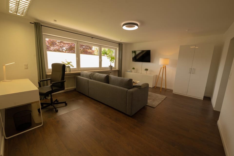 Communal lounge/ TV room, TV and multimedia, Living room, Seating area, Evening entertainment