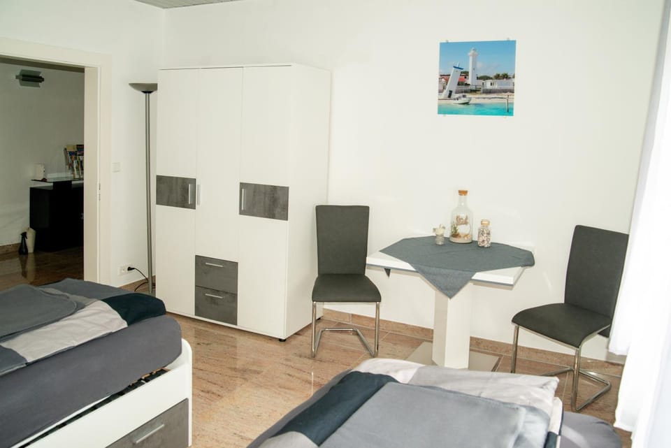 Photo of the whole room, Seating area, Bedroom