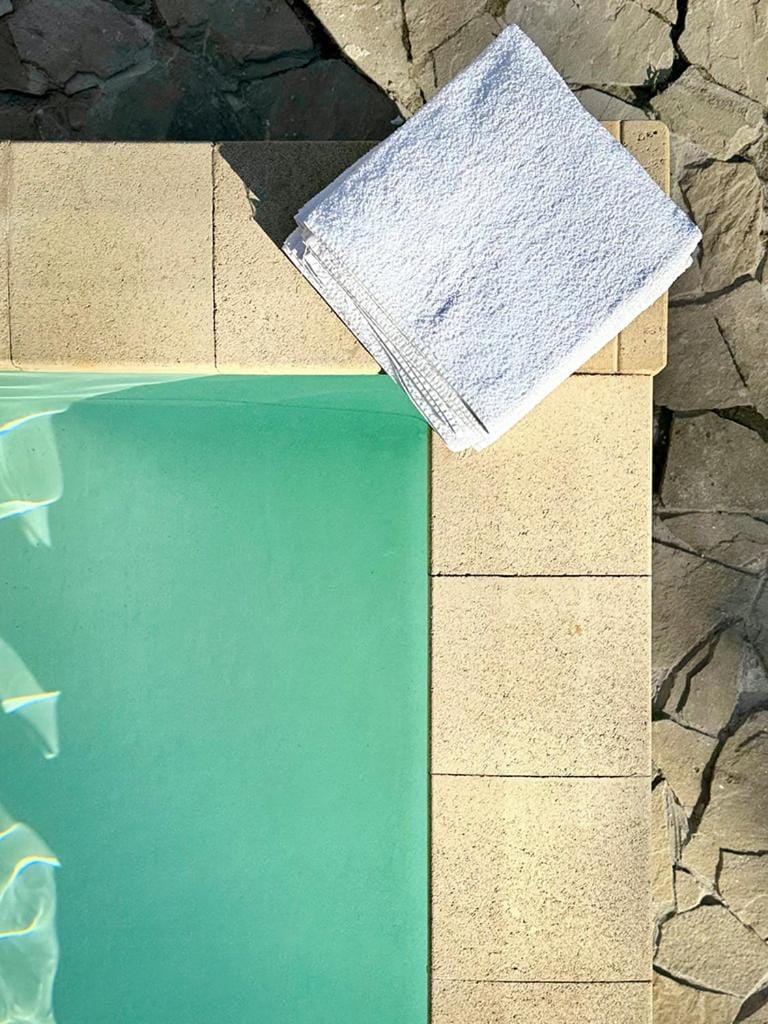 44 George House - Pool, Jacuzzi, Sauna, View House in Hungary