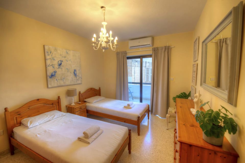 Large and bright apartment in the city centre GOSLM-2 Apartment in Sliema