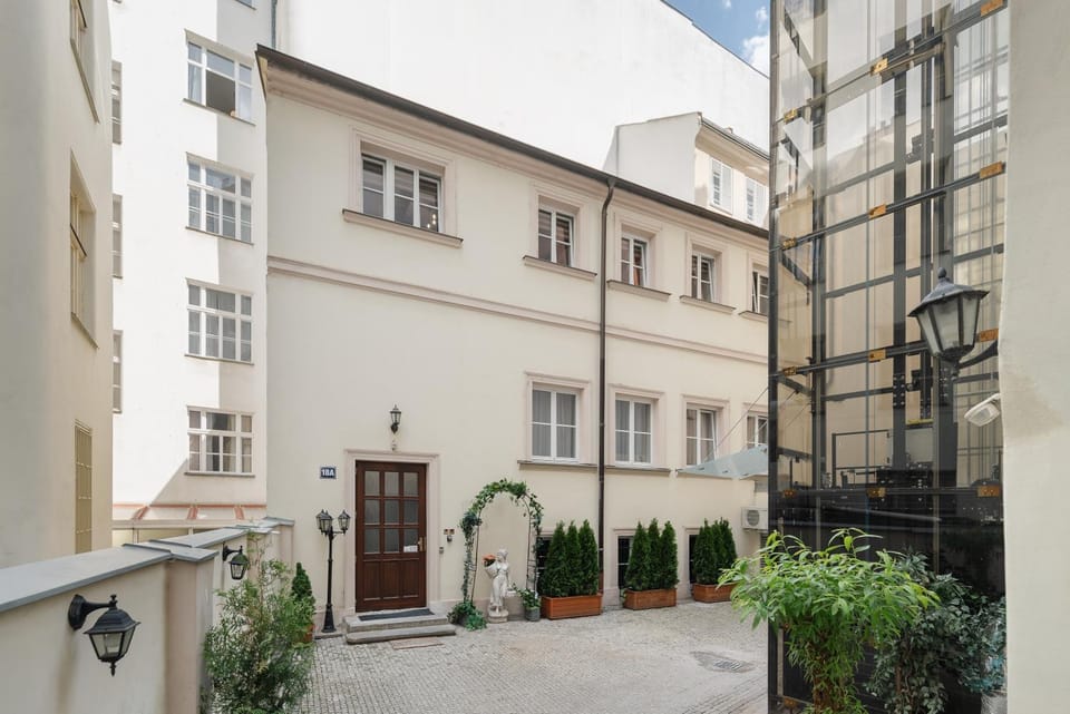Property building, Inner courtyard view